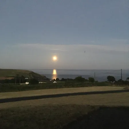 Follies With Ocean Views Prázdninový dům Dungarvan (Waterford)