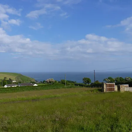 Follies - Ocean Views - On Greenway Holiday home *